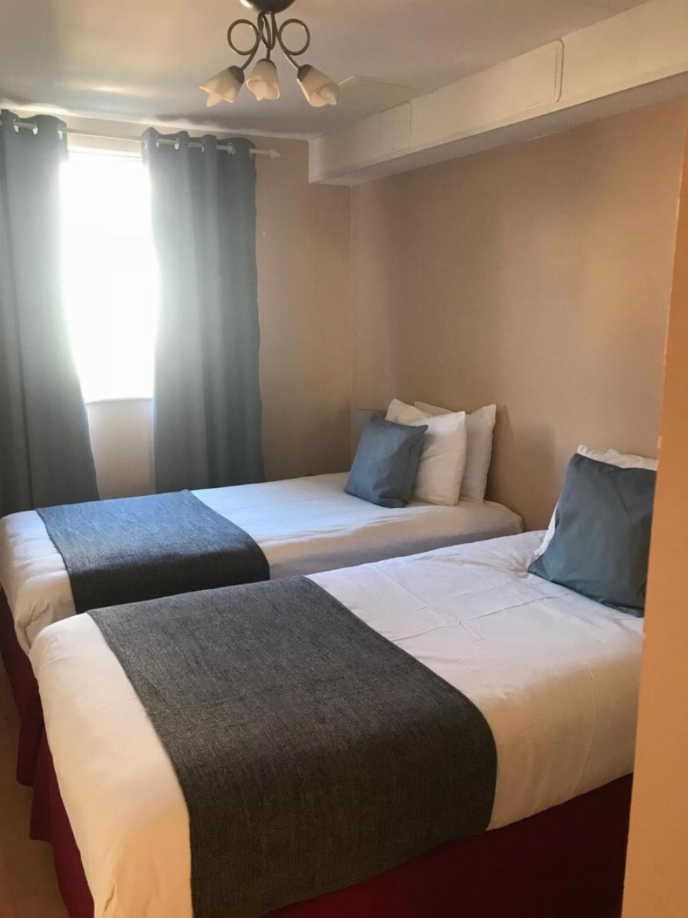 Room image 2
