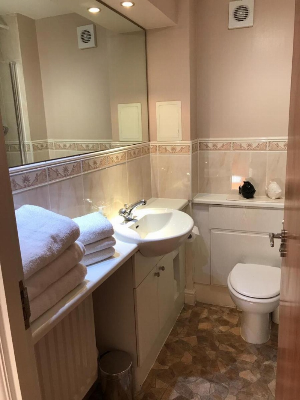 Apartment (4 Adults)