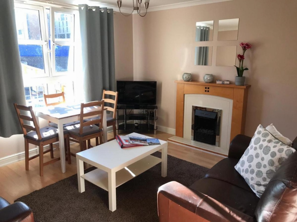 Room image 3